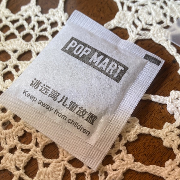 LABUBU Pop Mart DOLL, Labubu HAVE A SEAT Authentic, DADA (PINK) heart eyes! - Picture 14 of 14